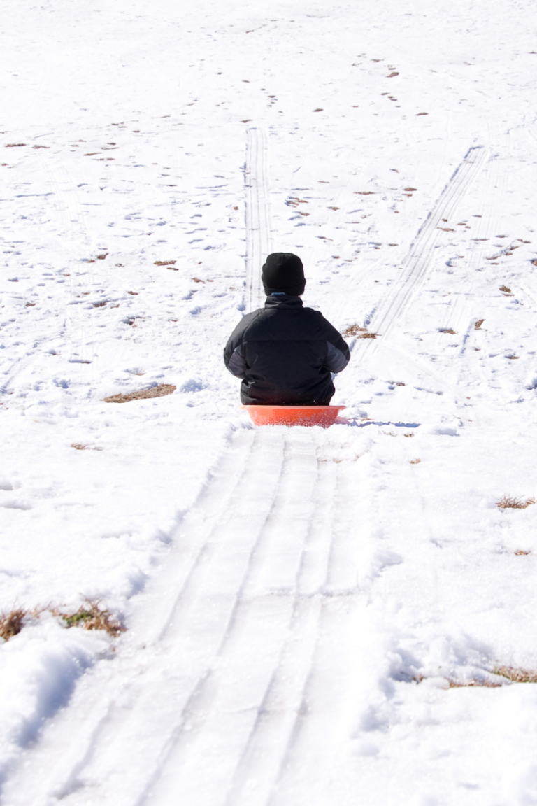 17 Top Spots For Sledding Tobogganing In Niagara 17-top-spots-for-sledding-tobogganing-in-niagara